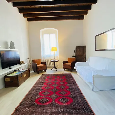 Chez Amelie Apartment